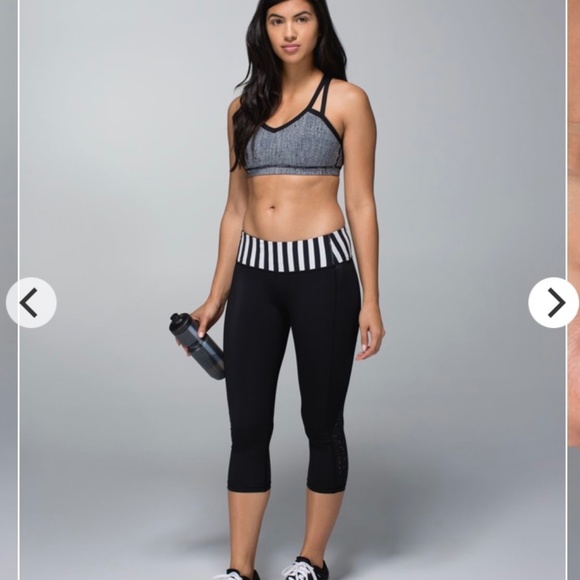 Lululemon ‘Water Bound’ Crops - Black/Apex Stripe - Size 2 - Picture 1 of 9